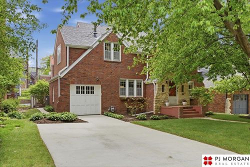 2515 Country Club Ave, Omaha, NE, 68104-4220 | Card Image