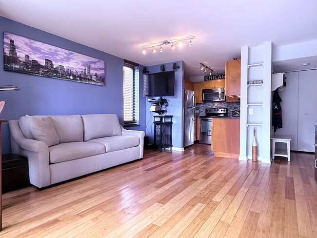 APT-1309 - 3660 N Lake Shore Dr, Condo with 0 bedrooms, 1 bathrooms and null parking in Chicago IL | Image 6