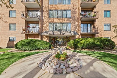 207-1747 W Crystal Ln, Mount Prospect, IL, 60056-5439 | Card Image