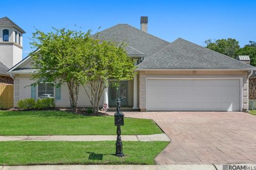7967 Tara Dr, Denham Springs, LA, 70726-6206 | Card Image