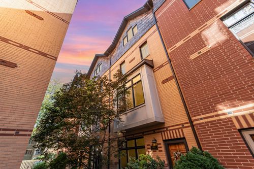 1022 Alexander Ln, Oak Park, IL, 60302-4444 | Card Image