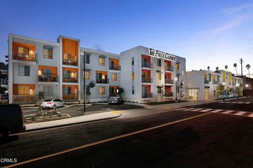 300 W 9th St, Oxnard, CA, 93030-7060 | Card Image