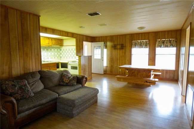 156 Naylor Rd, House attached with 4 bedrooms, 3 bathrooms and null parking in Calliham TX | Image 15