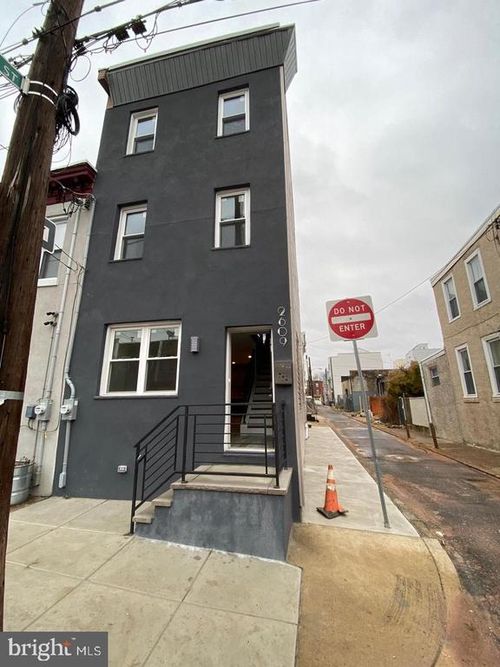 2609 Almond St, PHILADELPHIA, PA, 19125-3826 | Card Image