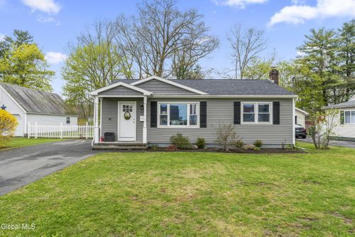 61 Woodlawn Dr, Ravena, NY, 12143-1607 | Card Image