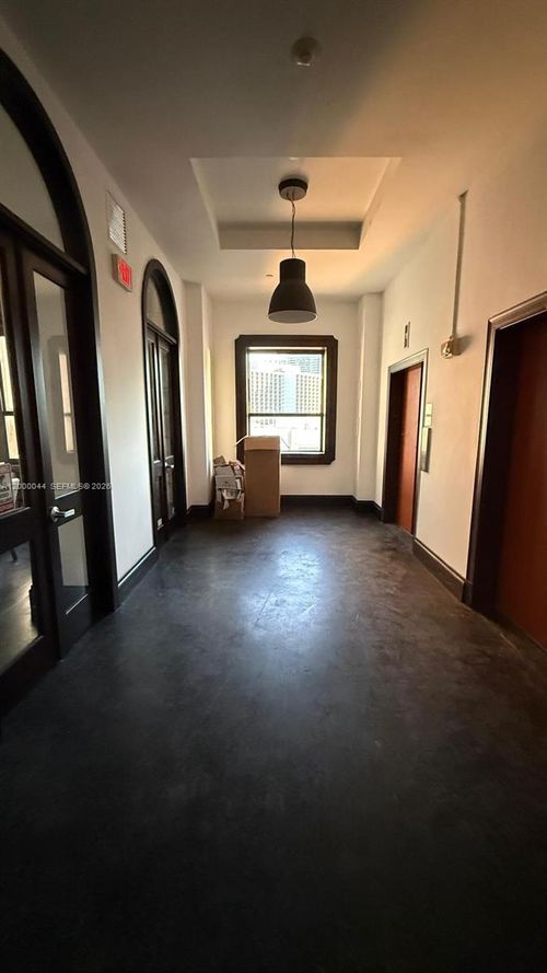 ph-168 Se 1st St, Miami, FL, 33131-1408 | Card Image