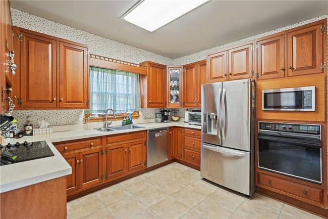 126 Coal Bluff Rd, House other with 3 bedrooms, 3 bathrooms and null parking in Finleyville PA | Image 11