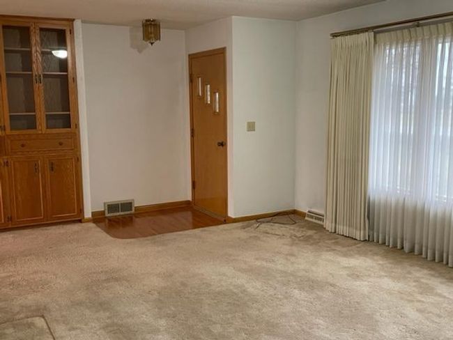 09 Living Room.jpg | Image 9