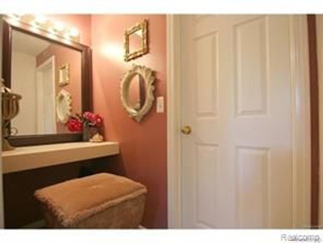 7363 Devonshire, Condo with 2 bedrooms, 3 bathrooms and null parking in West Bloomfield MI | Image 20