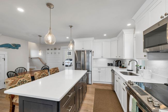 UNIT-12 - 109 Weirs Blvd, Condo with 4 bedrooms, 3 bathrooms and null parking in Laconia NH | Image 9