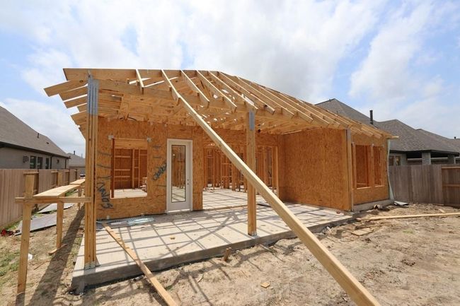 Let us show you how our advanced framing techniques have stood the test of time and allow more insulation for a quieter and more energy efficient home. | Image 11