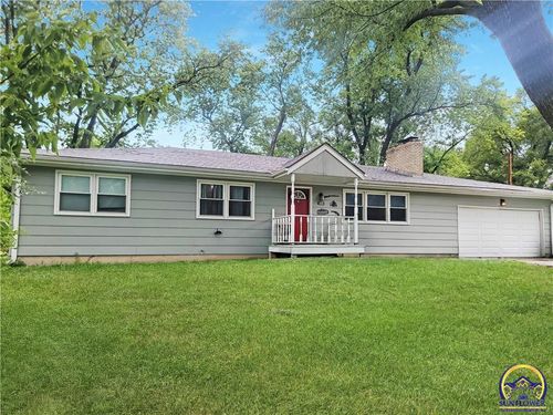 104 Monroe St, Pomona, KS, 66076-8133 | Card Image