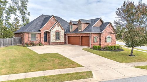 207 Nw Tall Oaks Avenue, Bentonville, AR, 72712 | Card Image