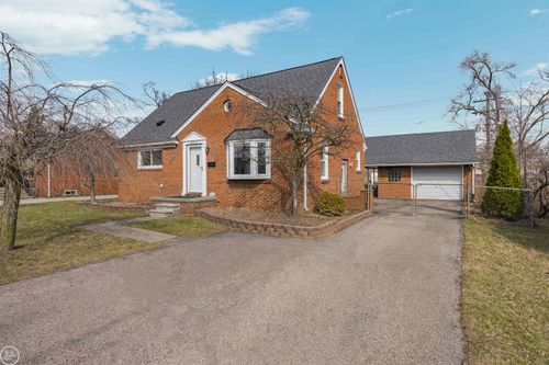 46514 Wright Ave, Shelby Twp, MI, 48317-4381 | Card Image