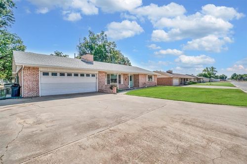 420 N 18th St, Frederick, OK, 73542-4618 | Card Image