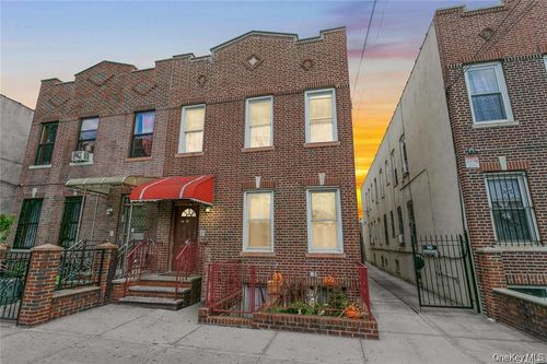 97-28 41st Ave, Corona, NY, 11368-5005 | Card Image