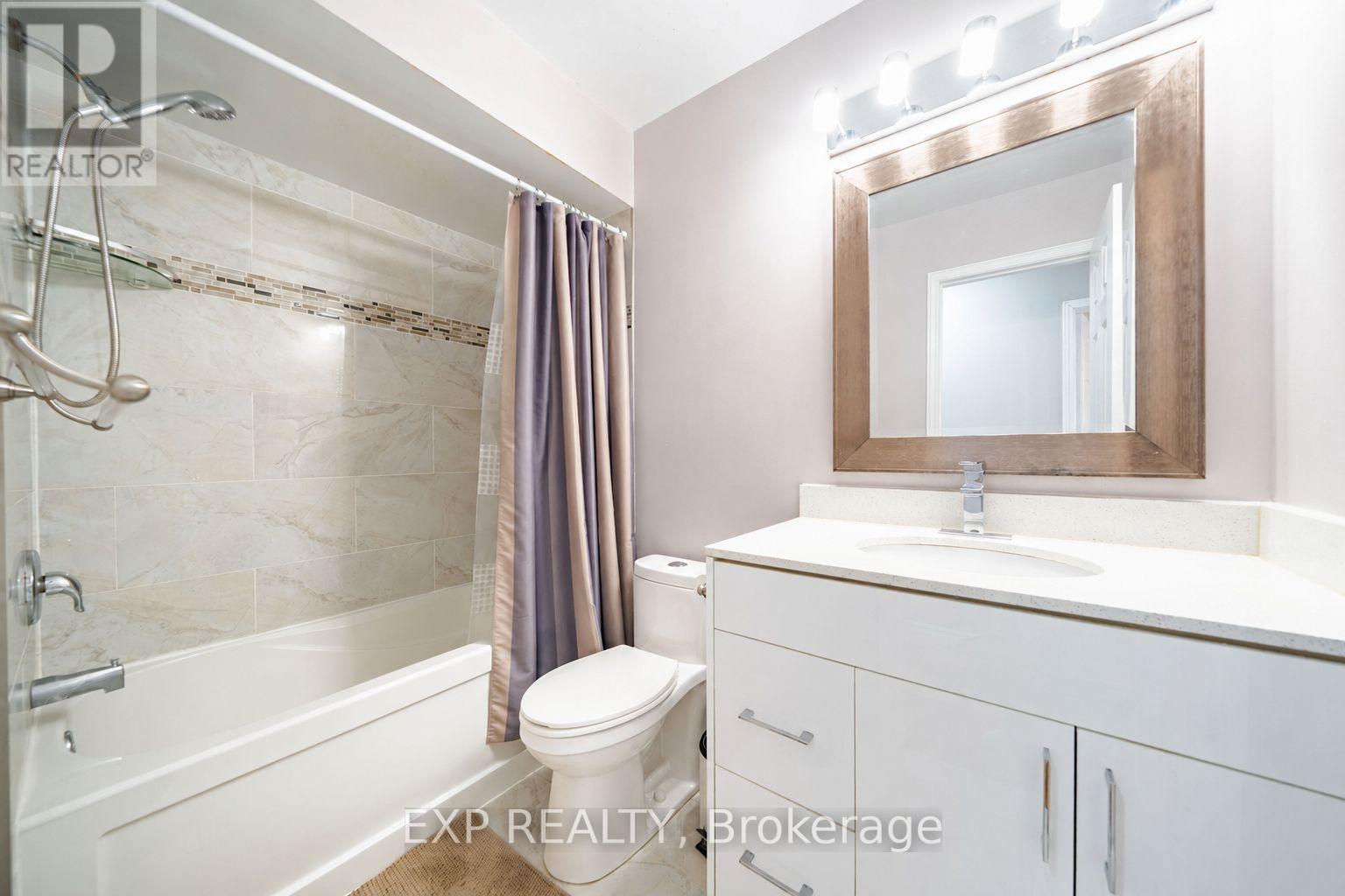 Residential in Richmond Hill (Langstaff) 2