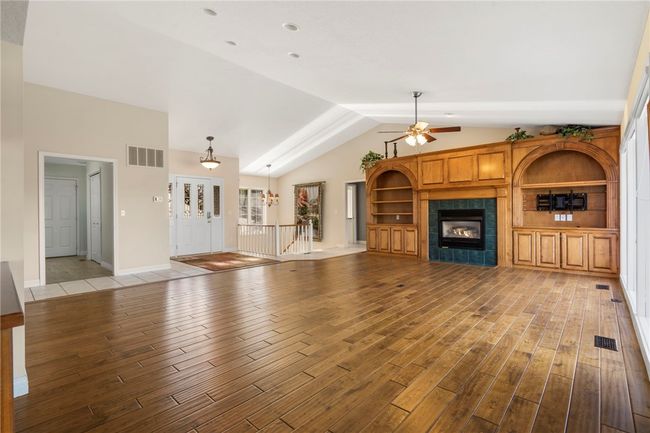 main living | Image 5