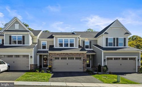 329 Ponds Edge Dr, MEDIA, PA, 19063-2727 | Card Image