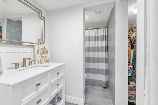 6728 Sw 140 Th Ct, Townhouse with 3 bedrooms, 3 bathrooms and null parking in Miami FL | Image 5