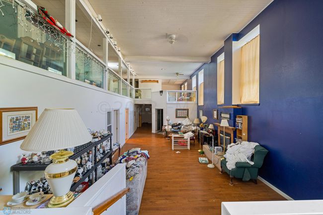 House living room | Image 8