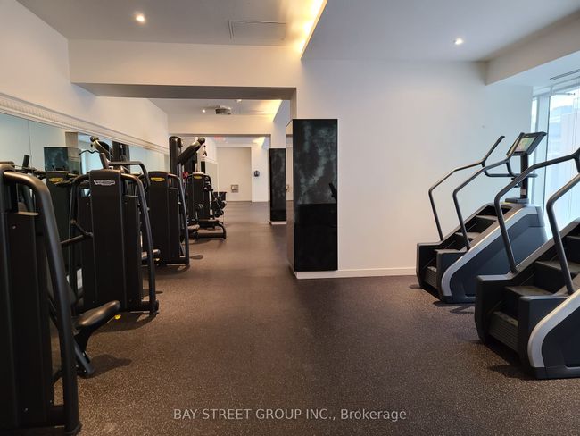 5709 - 197 Yonge St, Condo with 3 bedrooms, 2 bathrooms and 1 parking in Toronto ON | Image 12