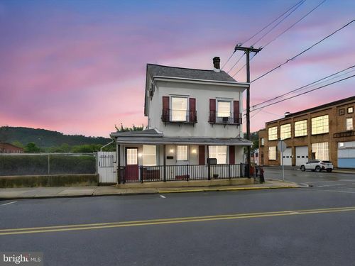 150 W Columbia St, SCHUYLKILL HAVEN, PA, 17972-2050 | Card Image