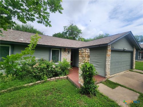 5222 Pine Pl, Austin, TX, 78744-2821 | Card Image