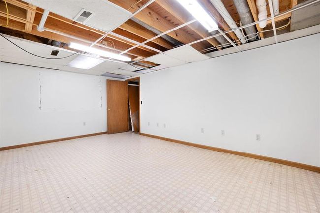 Lower level office room (some ceiling tiles are in closet at far corner of photo) | Image 15