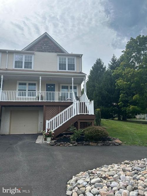28 Cottonwood Dr, SOUTHAMPTON, PA, 18966 | Card Image