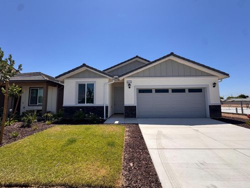 474 W Windsor Ave, Clovis, CA, 93612-7618 | Card Image