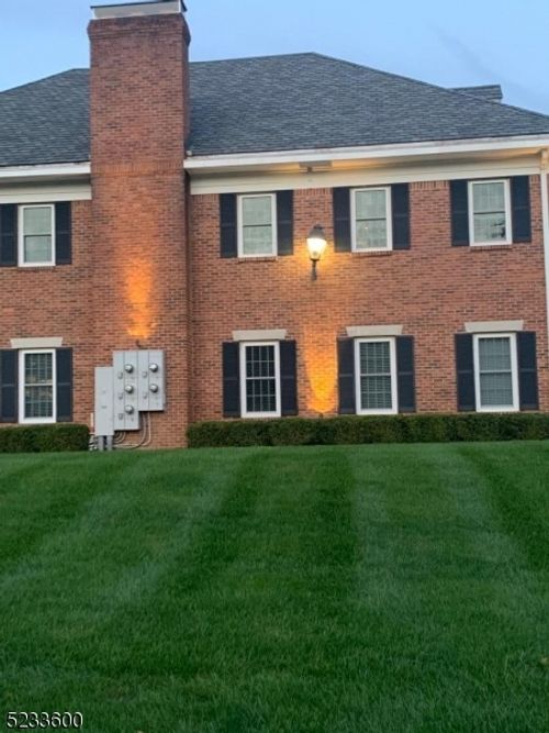 32 Collis Ln, Chester, NJ, 07930-2230 | Card Image