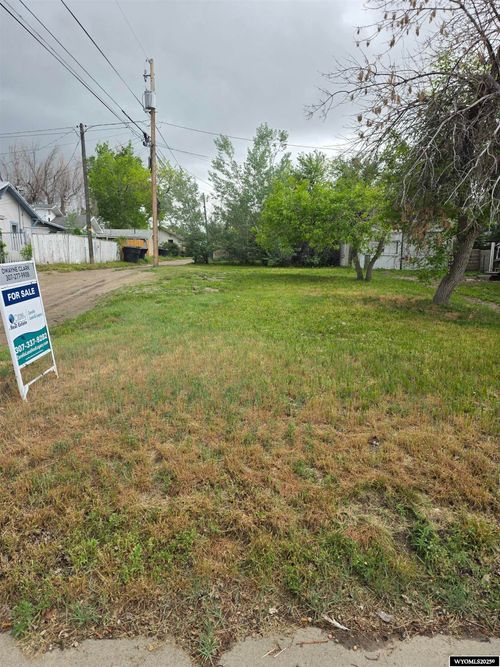 925 W 13th St, Casper, WY, 82601-3516 | Card Image