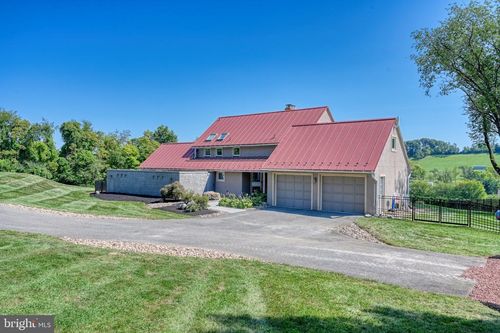 30 Paddock Dr, BERNVILLE, PA, 19506-9111 | Card Image