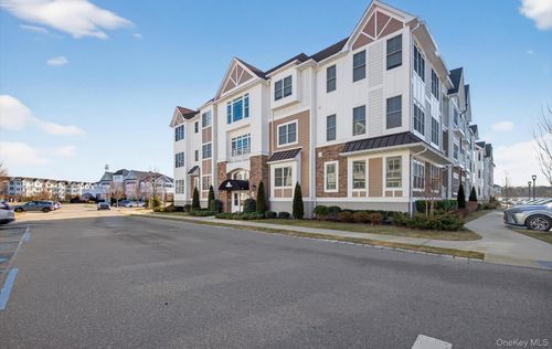 25102 Aspenwood Dr, Plainview, NY, 11803-2158 | Card Image