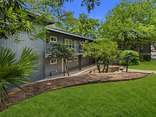 4-3008 Cedar St, Austin, TX, 78705-2935 | Card Image
