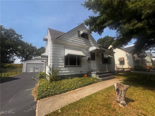 20105 Maple Heights Blvd, Maple Heights, OH, 44137-1818 | Card Image