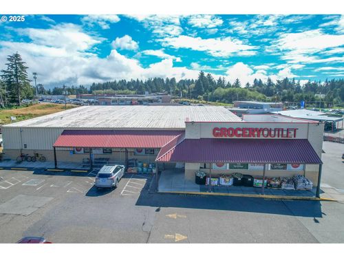 1385 Newmark Ave, Coos Bay, OR, 97420-3007 | Card Image