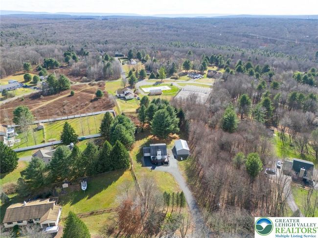 64 Autumn Ln, House other with 3 bedrooms, 2 bathrooms and null parking in Jim Thorpe PA | Image 9