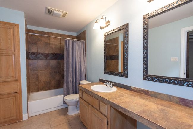 Large Bathroom w/ linen closet | Image 12