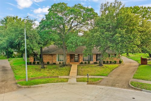 107 Westwood Cir, Mckinney, TX, 75072-3707 | Card Image
