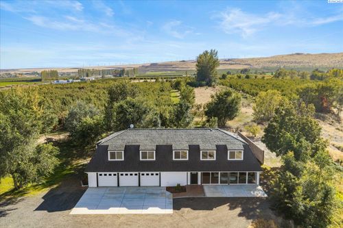 33704 S Tamarack Pr Se, Kennewick, WA, 99337-6894 | Card Image