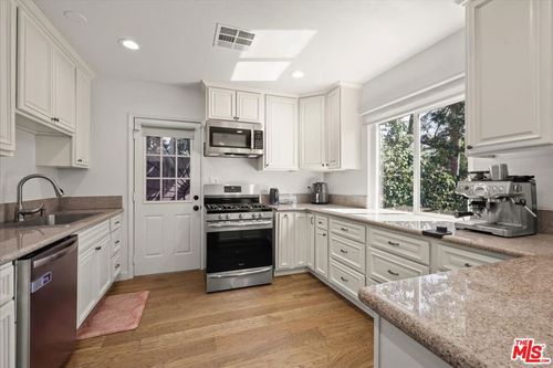 7427 Cleon Ave, Sun Valley, CA, 91352 | Card Image