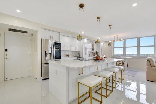 1002-5440 N Ocean Dr, Riviera Beach, FL, 33404-2528 | Card Image