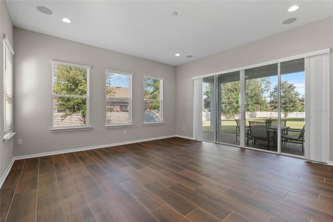 Bonus Room with sliding doors | Image 22