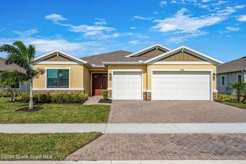 952 Great Belt Circle, Melbourne, FL, 32940 | Card Image