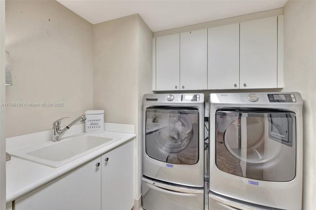 APT-514 - 1 N Ocean Blvd, Condo with 2 bedrooms, 2 bathrooms and null parking in Pompano Beach FL | Image 31