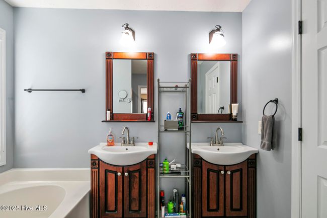 186 Lenoir Dr, House other with 4 bedrooms, 3 bathrooms and 2 parking in Spring Lake NC | Image 16