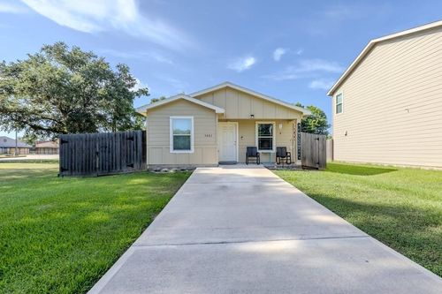 3401 3rd St, Bay City, TX, 77414-5504 | Card Image
