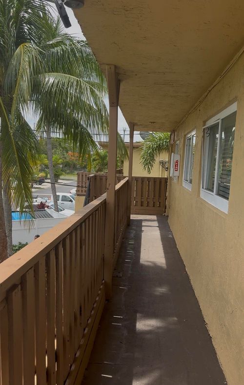 610 Nw 7th Ave, Pompano Beach, FL, 33060-5860 | Card Image